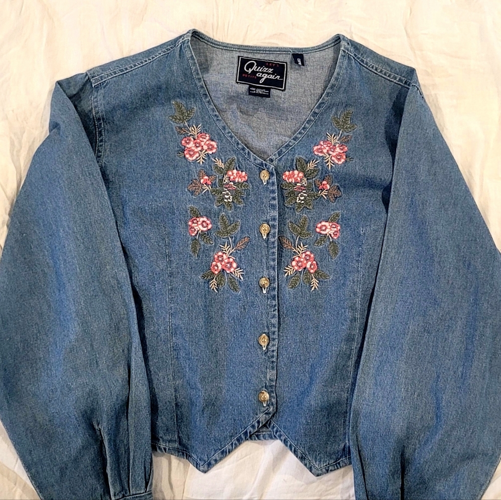 Quizz Again Floral Embroidered Vintage Denim Top